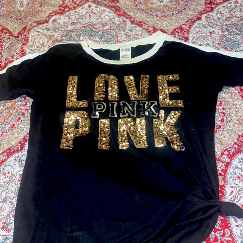 Vs pink shirt